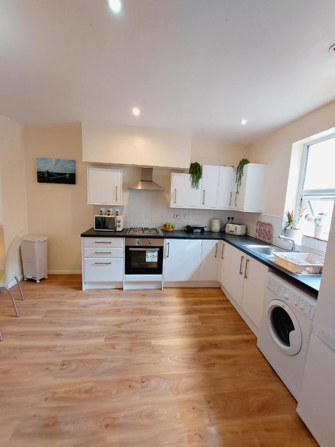 Elegant And Central Two Bedrooms House Bristol Exterior foto